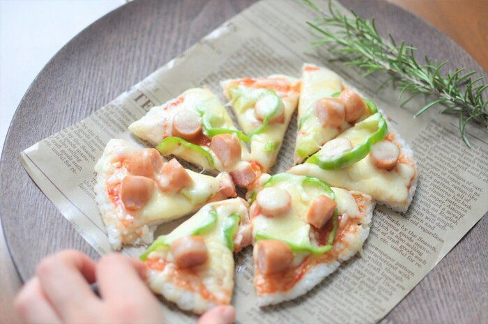 フライパン1つ【ごはんピザ】余ったごはんを使い切り！モチモチピザにリメイクしよう