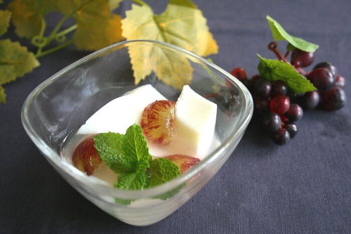 これが作れたらちょっと自慢！葡萄を使った甘さ控えめ杏仁豆腐