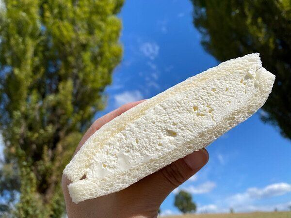 【セブン・白バラ牛乳を使ったホイップだけサンド】衝撃の新商品！生クリーム好きは迷わず急げ！食欲の秋に食べたい背徳感たっぷりスイーツ！