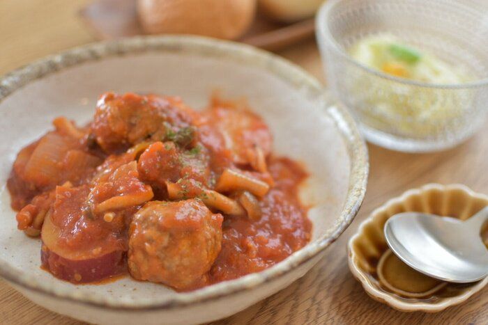 いつものご飯にトマト缶をプラスするだけ！料理がワンランアップする活用レシピ