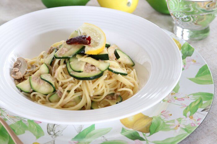 初夏にぴったり！ズッキーニとツナのペペロンチーノ　レモン風味