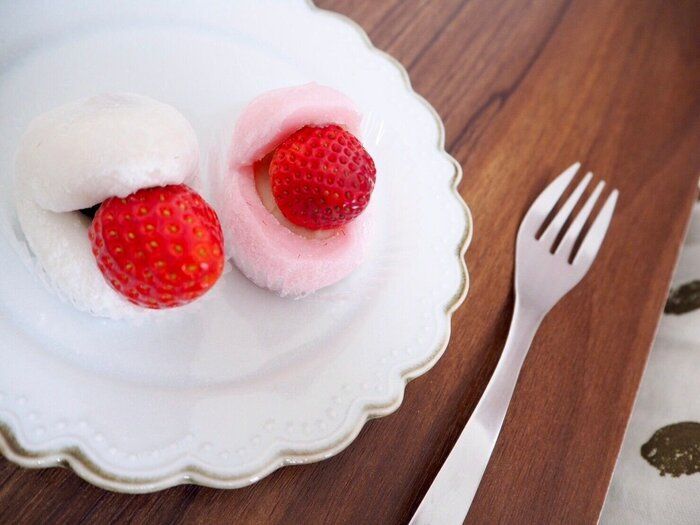 【シャトレーゼ】贅沢な食べ比べ！粒餡とミルク餡の大きな苺大福