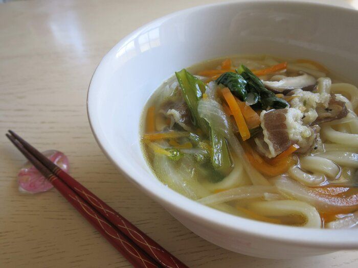 今夜試したくなる！意外なうどんトッピング3選