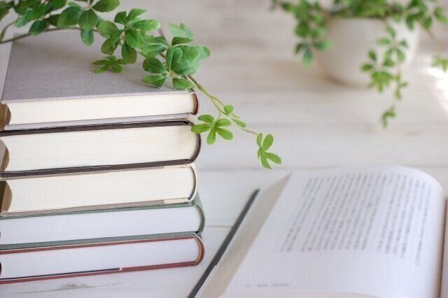 “積ん読の山”を卒業！こんまり流・本の片づけで自分と向き合う時間を