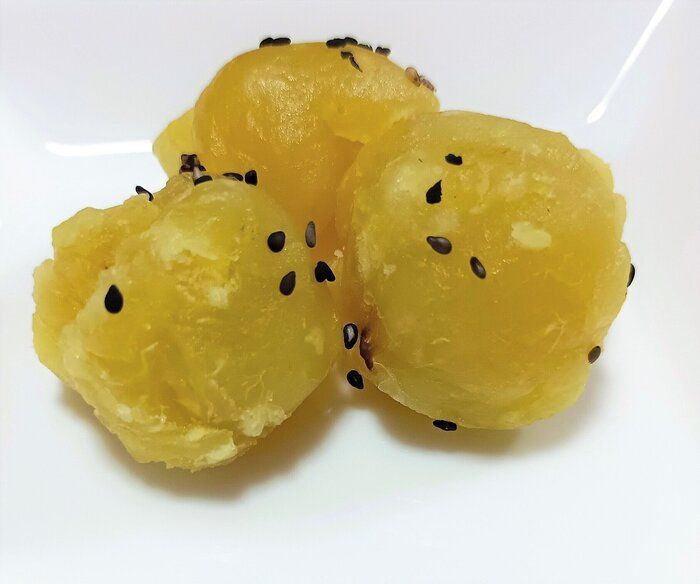 【おうちにある材料で作る簡単レシピ】今が旬のさつまいもで作る「もっちもちなさつまいも団子」の作り方をご紹介♪