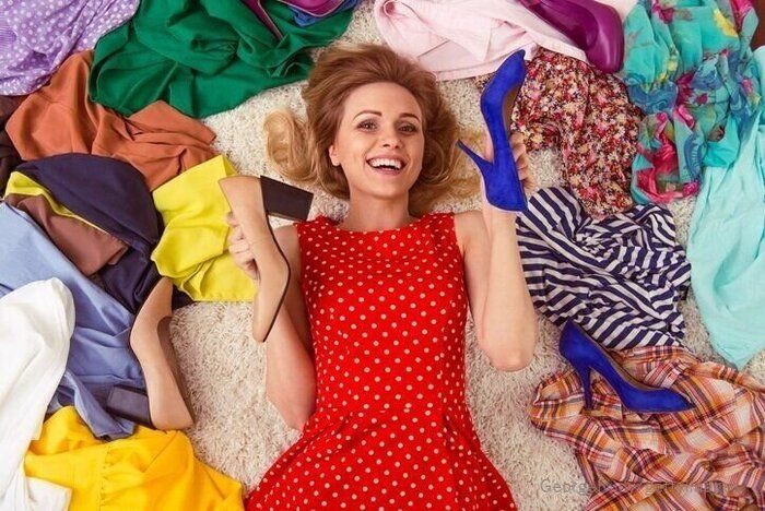 【捨てる】服がクローゼットからあふれてる人必見！実は気づかないうちにしている大損3選