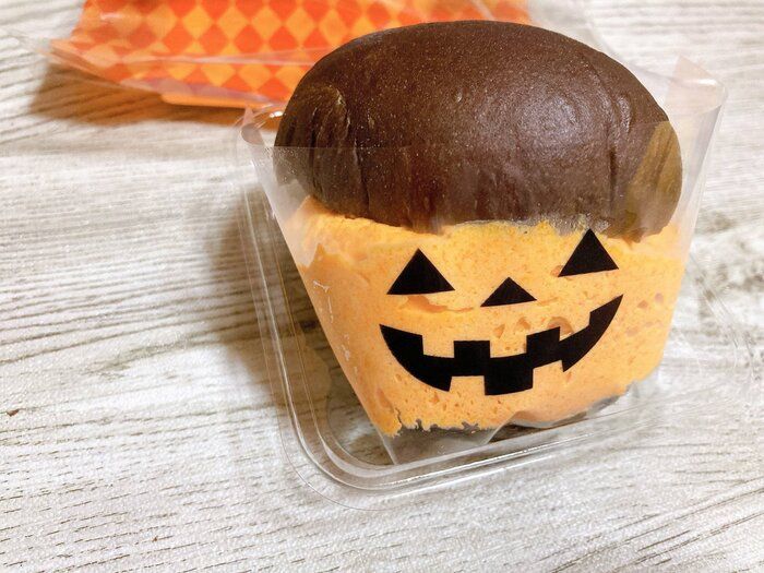 ハロウィンスイーツも！コンビニスイーツ3種 徹底レビュー