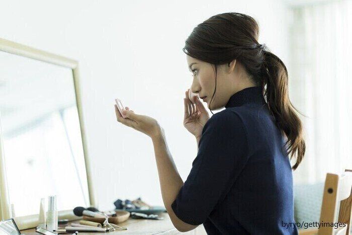 【簡単DIY】ミラーがついていない化粧パレットやコンパクトはこれで解決！