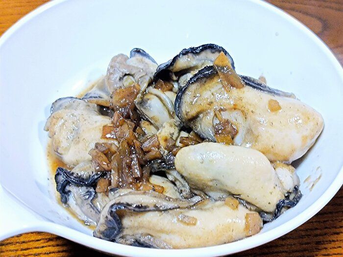 【今が旬！牡蠣レシピ】冷蔵庫にある調味料で味付けしちゃおう！牡蠣のガーリックが香るバター醤油炒め