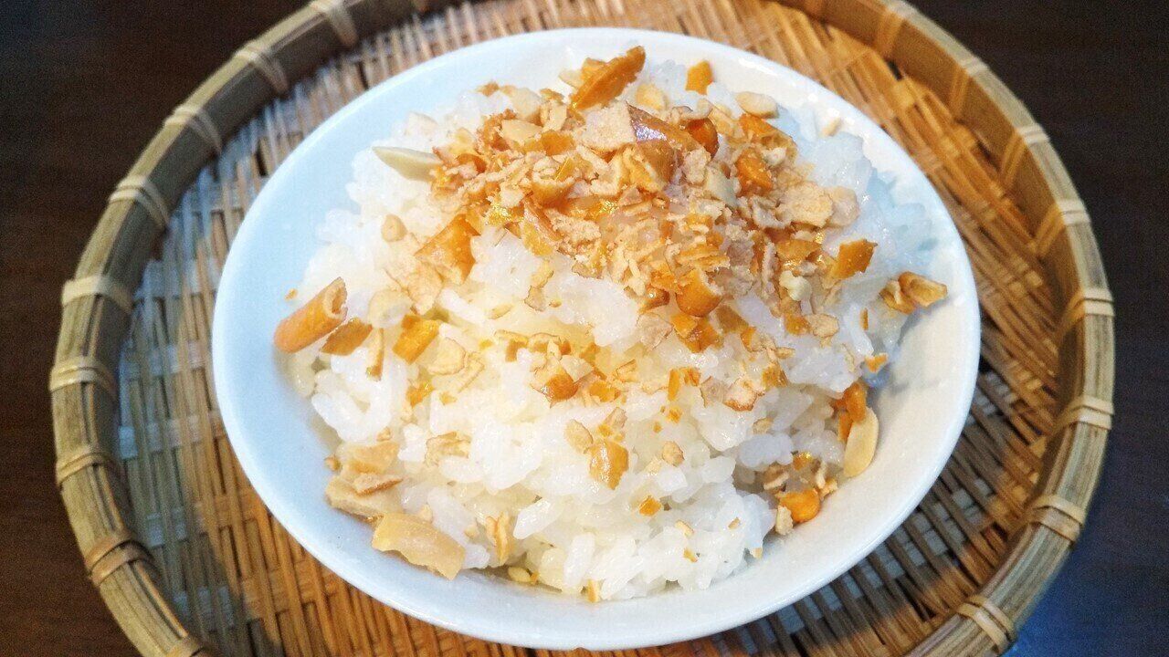 「柿の種」は料理にも使える！おつまみ、おやつにそのまま食べる以外の使い方【3選】