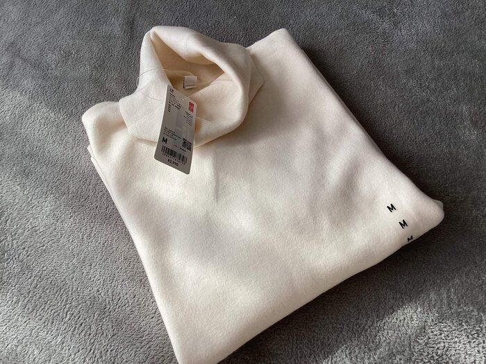 【ユニクロ】もちもちの着心地に夢中！スフレヤーンのタートルセーター