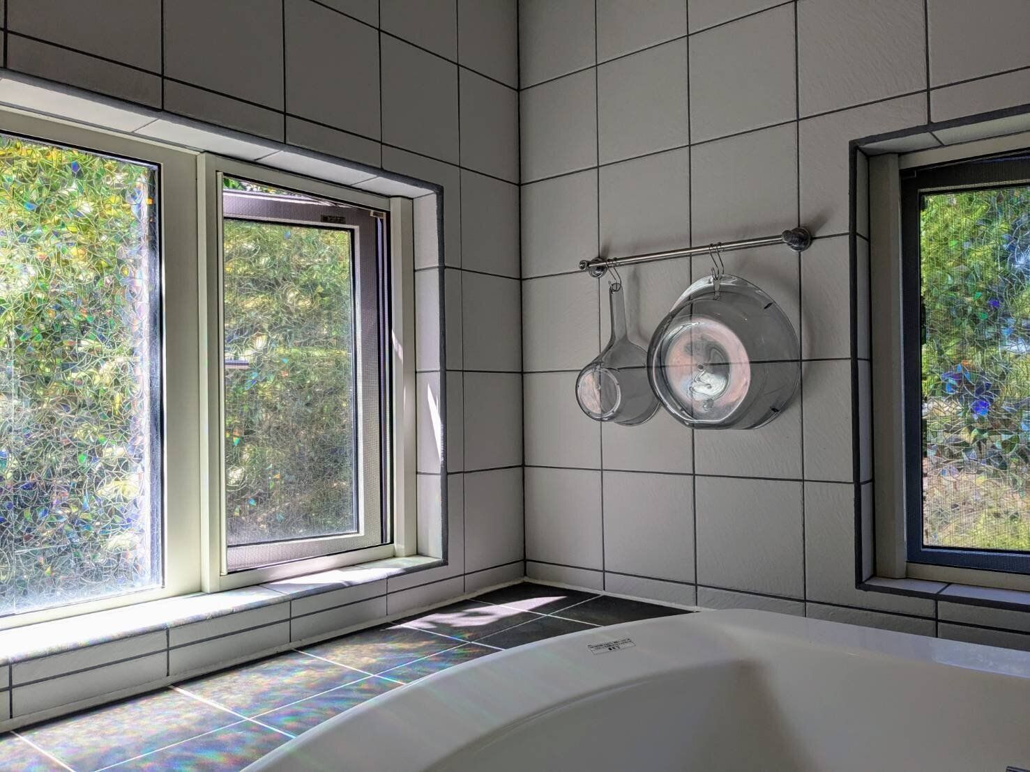 【ダイソー】高見えアイテムがリニューアル！収納しやすく汚れにくい「湯桶」＆「手桶」