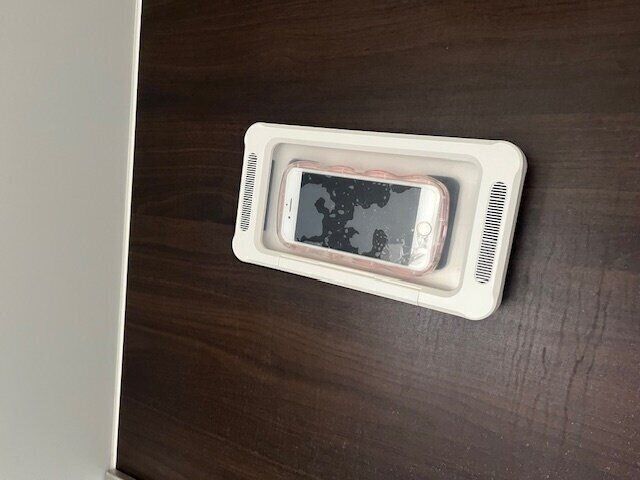 【3COINS】お風呂場やキッチンなどのでも使える！防滴スマホケースplusが超便利！！