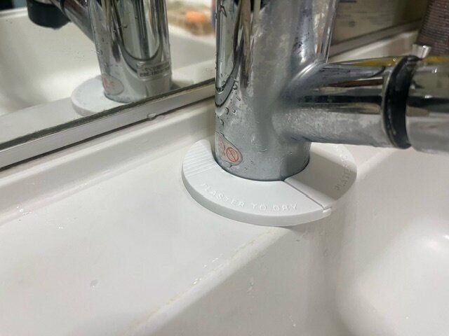 【ワッツ】水漏れ、水アカさようなら！吸水ストーン　蛇口吸水ツールが便利！