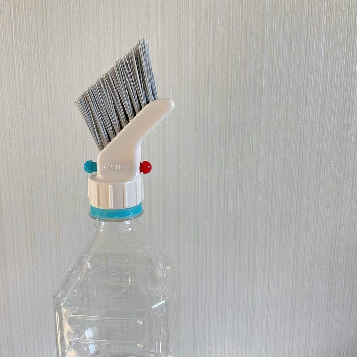 【ダイソー】ペットボトルにつけるだけ！レール掃除がやりたくなる優秀アイテム