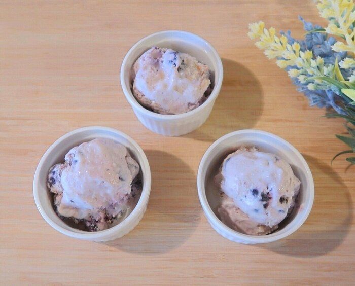 混ぜて冷やすだけ！【ブルーベリーとバナナの濃厚アイス】のつくり方