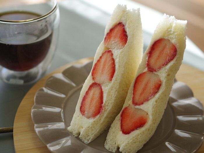 【セブン】新作「いちごサンド」は“萌え断”＆カスタード入りで見た目も味も大満足！