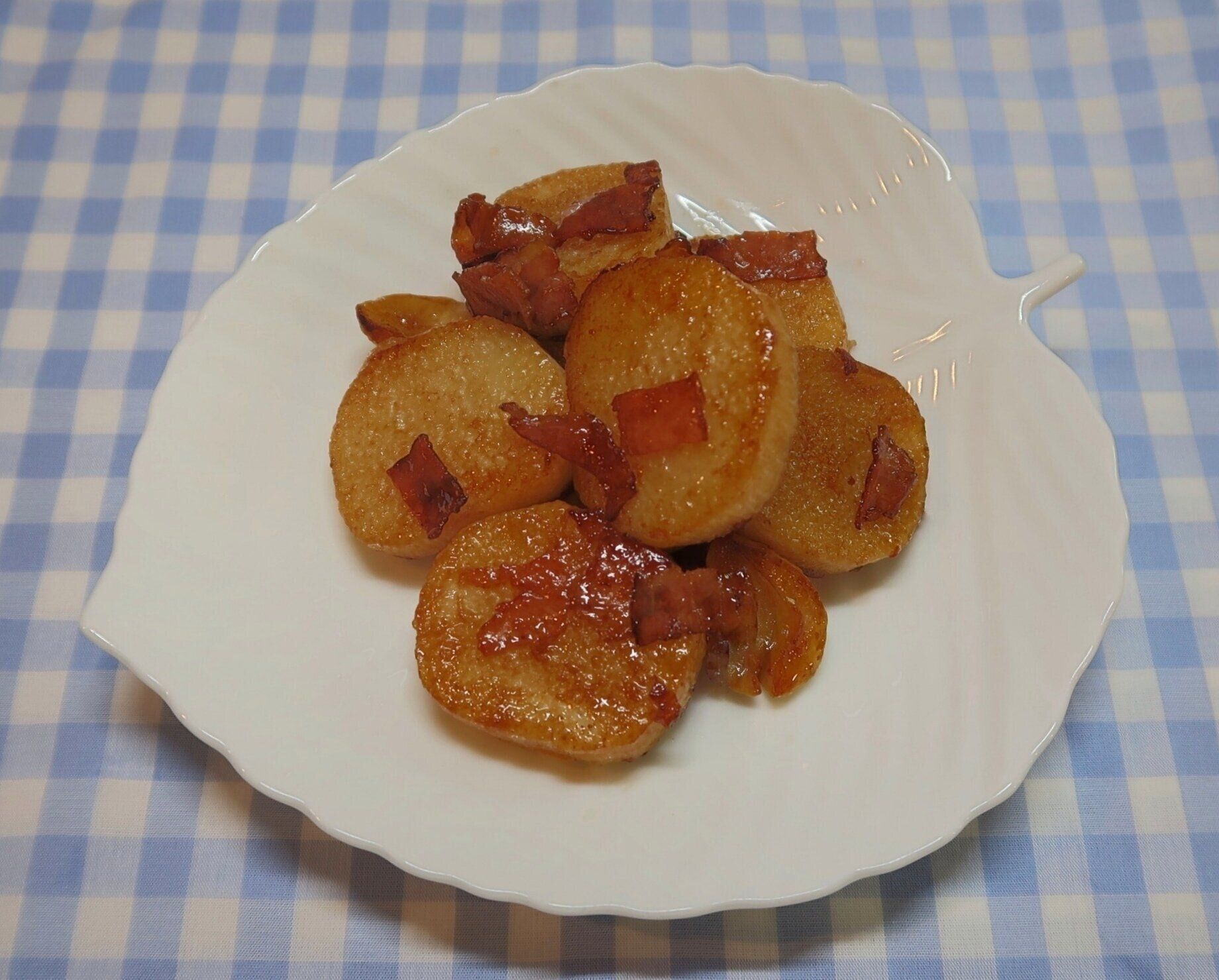 【旬食材】にんにく香る「長芋とベーコンのバター醤油焼き」のつくり方