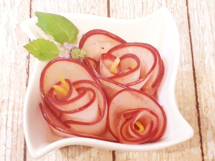 旬の野菜でパパっとできる！色鮮やかな「赤かぶのゆず風味マリネ」