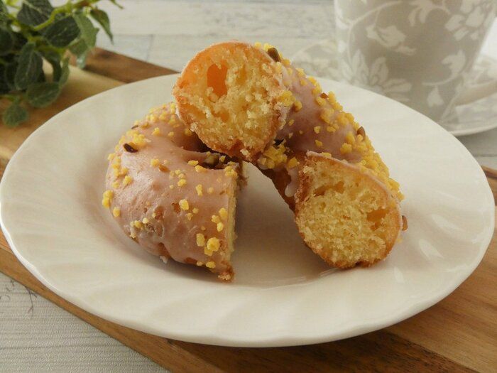 【ファミマ】しっとり食感で爽やか～「レモンケーキドーナツ」は大満足のご褒美スイーツ