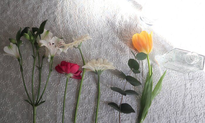 送料込み1000円で季節のお花がポストに届く