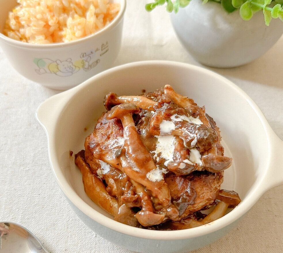【親子で食べる作り置き】難しいイメージのデミグラス煮込みハンバーグが調味料１つでできちゃった！