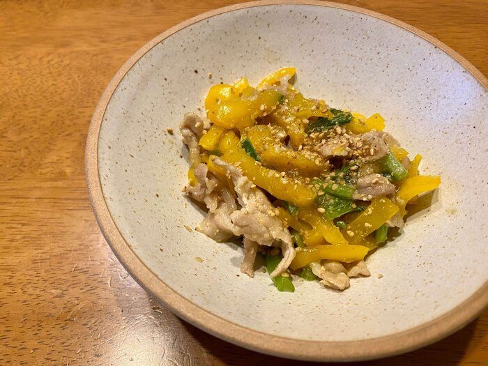お肉トロトロ！やみつきになる「パプリカと豚肉の炒め煮」