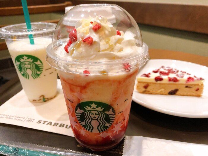 【スタバ】11月１日発売の新作ドリンクで一足先にホリデースタート！
