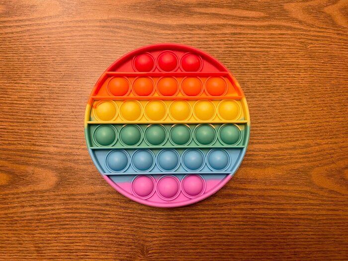 なんだかクセになる？知育玩具「プッシュポップ」って知ってる？