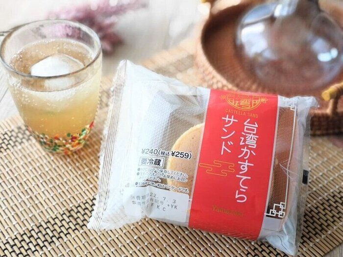 棚からあふれるボリューム？【セブンイレブン】アジアンスイーツがサンドで登場！