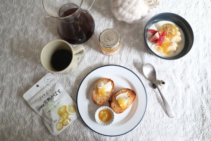 柑橘がいっぱいの朝食