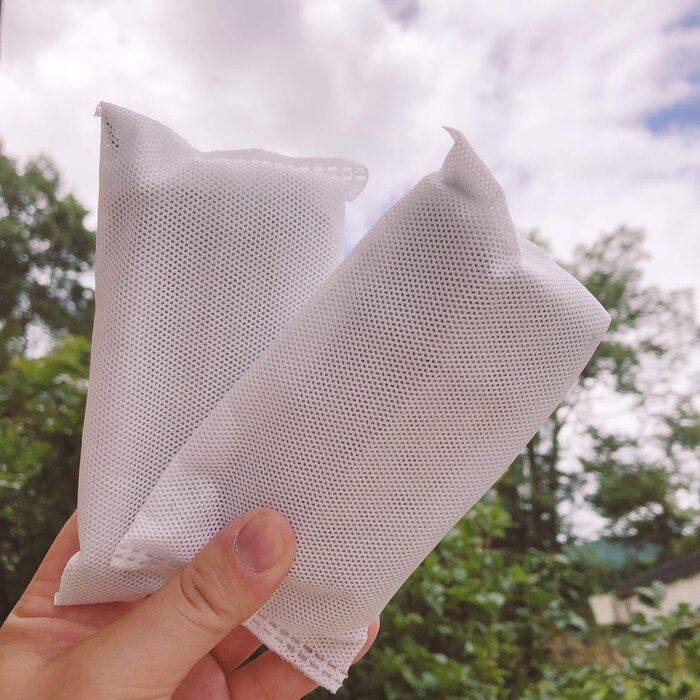 100均で密かに売れ続けている名品！竹炭パワーで湿気もニオイも撃退！