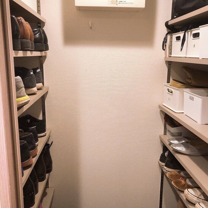 コの字シューズクロークを一瞬でコートクロークにもする方法