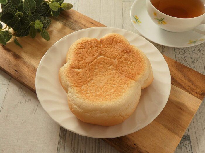 【ファミマ】可愛いすぎ！「肉球みたいなパン（ミルククリーム）」は猫好きにオススメのスイーツパン