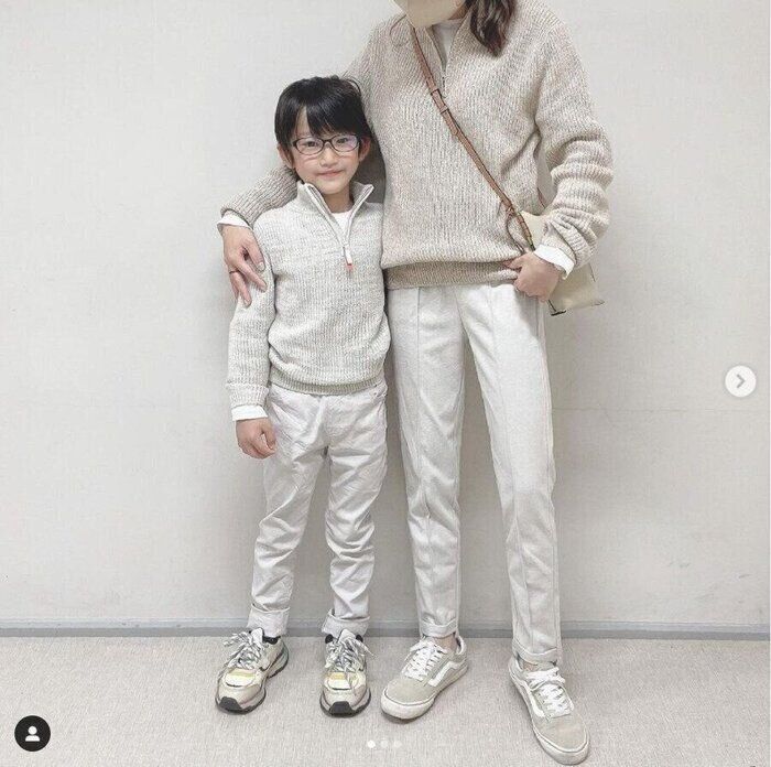 カジュアルだけど シンプル オシャレに ママたちのいまどき公園コーデ 4選 たまひよonline 少しずつ暖かくなってきて公園にもお出かけ ｄメニューニュース Nttドコモ