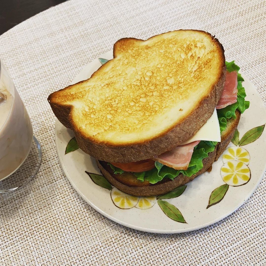 いろねこ食パンサンドイッチ