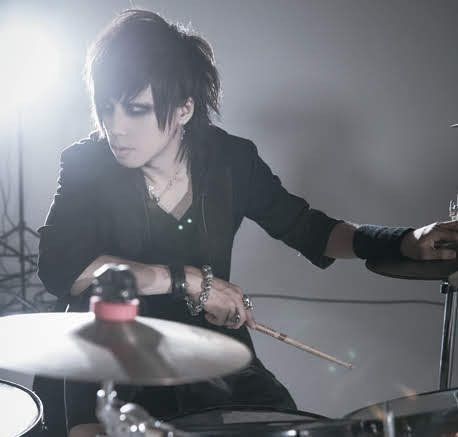 V系バンドマンのドラマー・煉さん