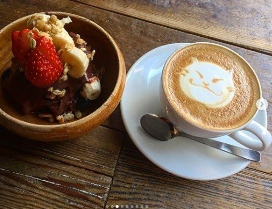 スイーツと猫ラテアート