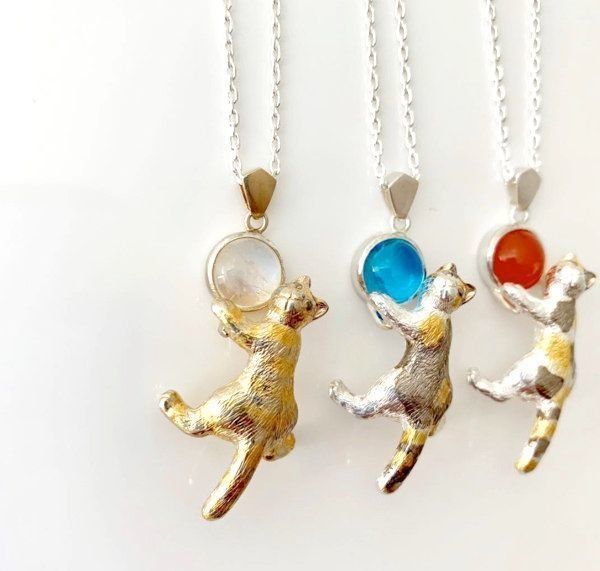 Arama Rootsの猫アクセサリー