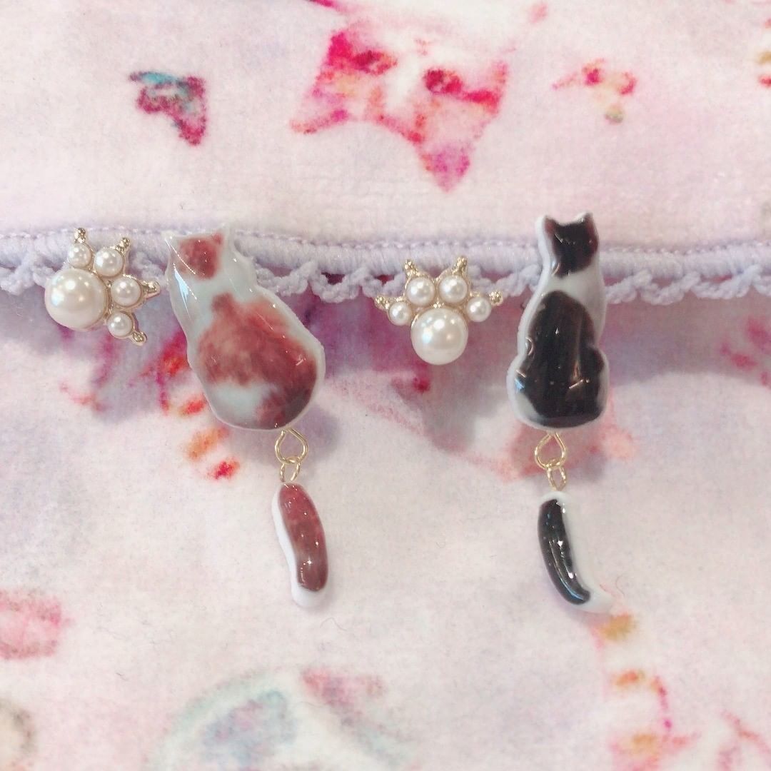 しっぽふりふりピアス