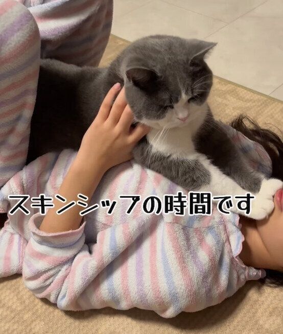 娘さんに甘えるレオンくん