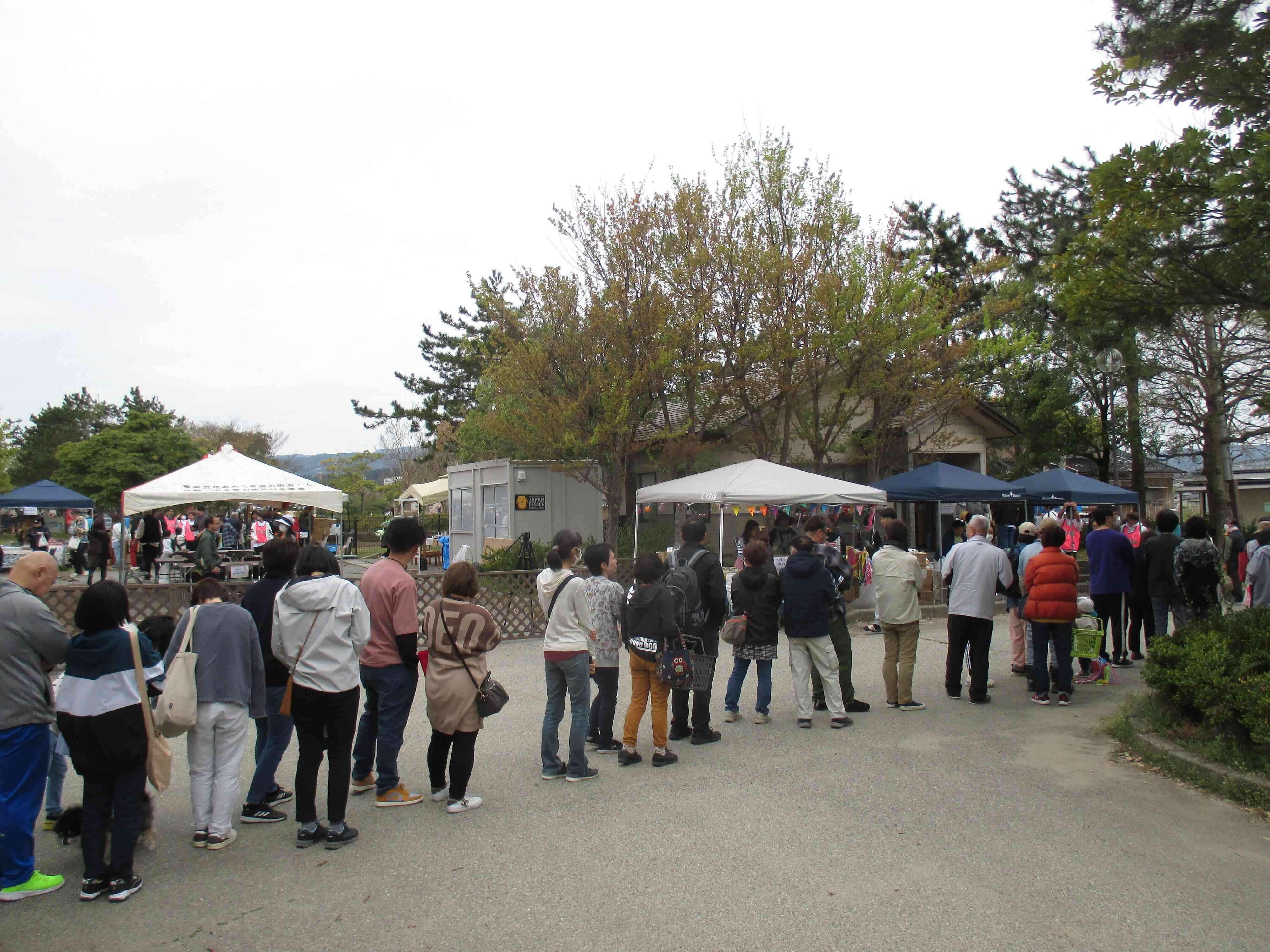 現地の方が主催してくれた、珠洲市の公園で行ったペット物資配布イベントの様子