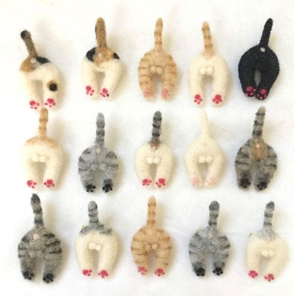 『pim-pom』の「ねこケツブローチ」