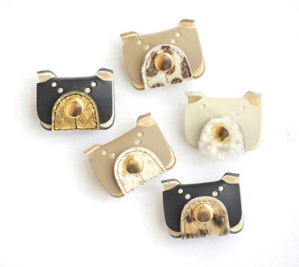 犬モチーフの革小物