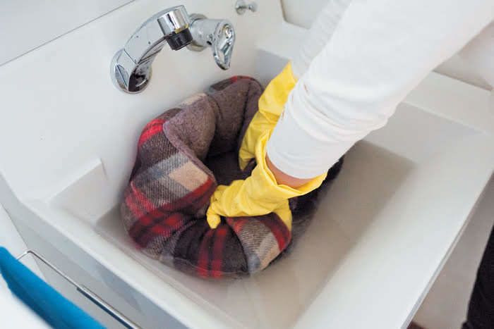 猫ベッドを洗う