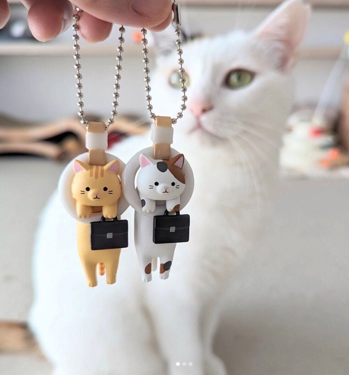 カプセルトイ「通勤ねこ　マスコットボールチェーン」