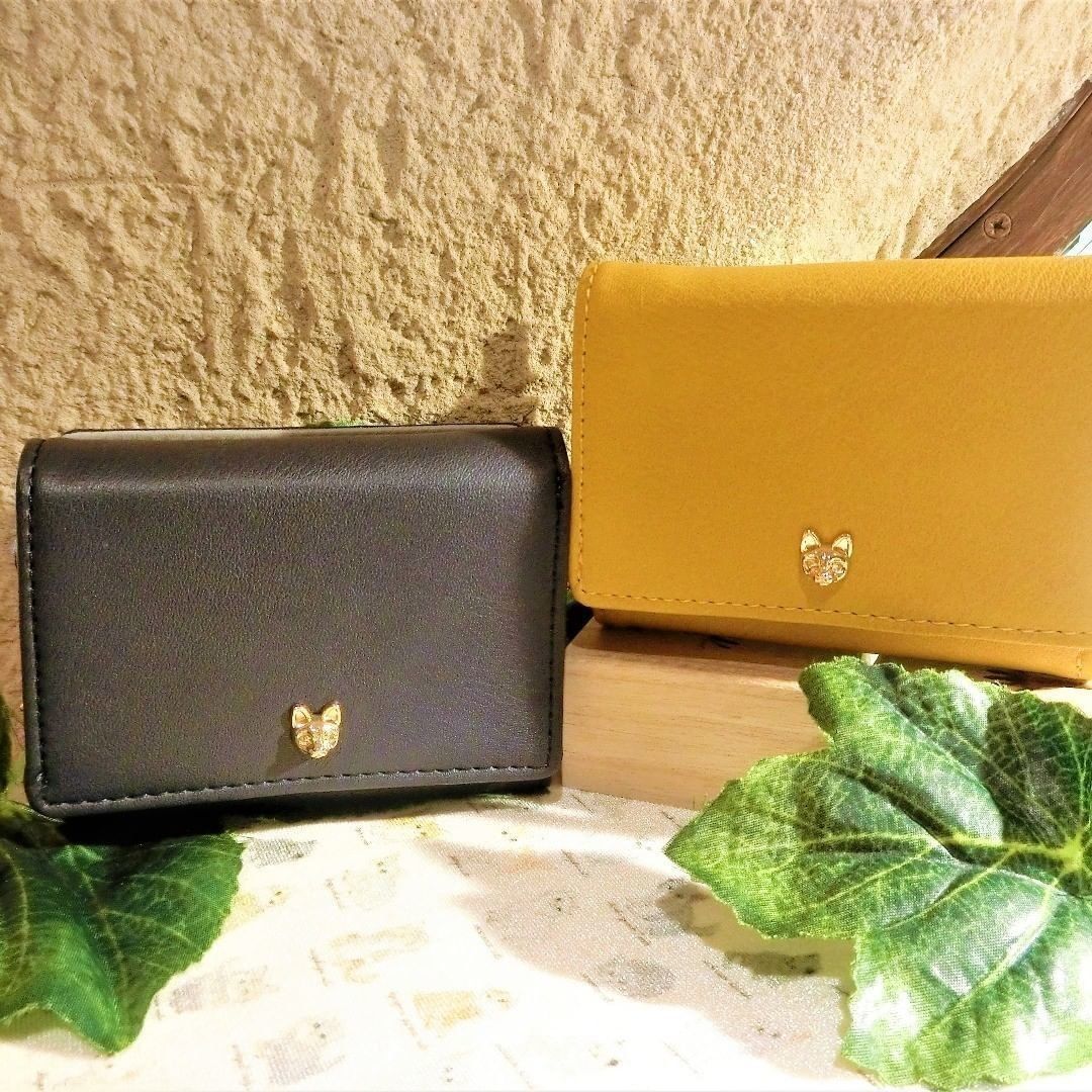 スタッズネコちゃん折財布