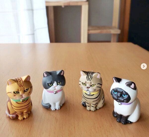 カプセルトイ「紙袋に入った猫2」