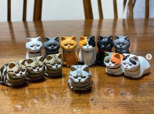 カプセルトイ「紙袋に入った猫3」