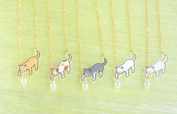 猫モチーフのアクセサリー